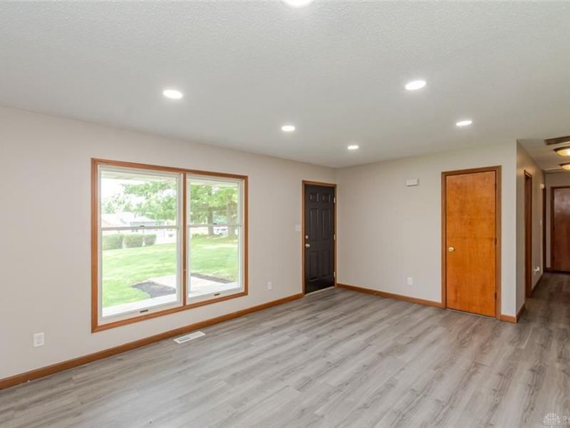 23 Lakengren Drive, Eaton, OH 45320 Photo 4