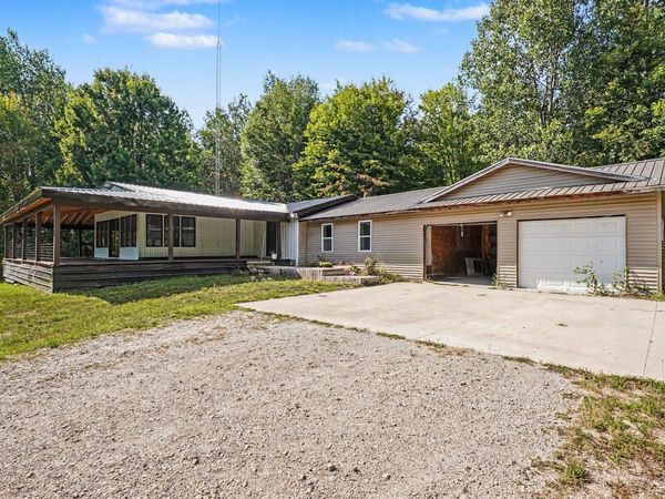 5655 N Alamando Road, Coleman, MI 48618