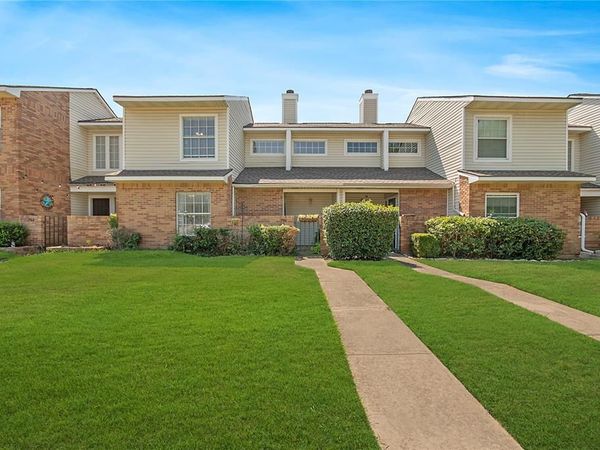 704 Creekwood Drive, Lewisville, TX 75067