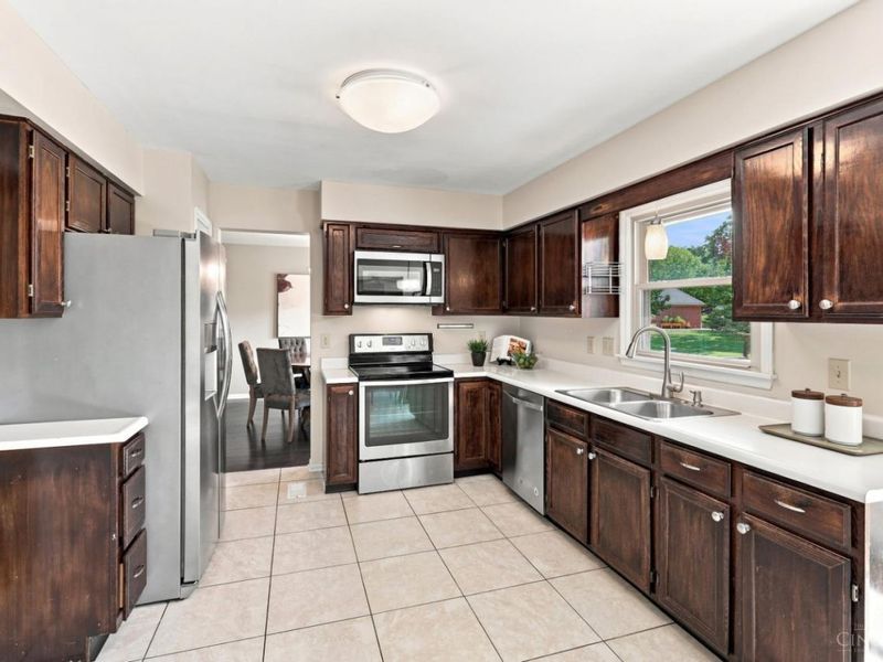 4163 Malaer Drive, Sharonville, OH 45241 Photo 8
