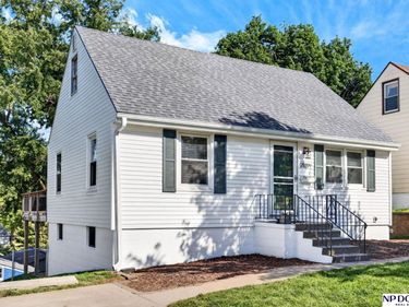 2107 S 49th Avenue, Omaha, NE 68106