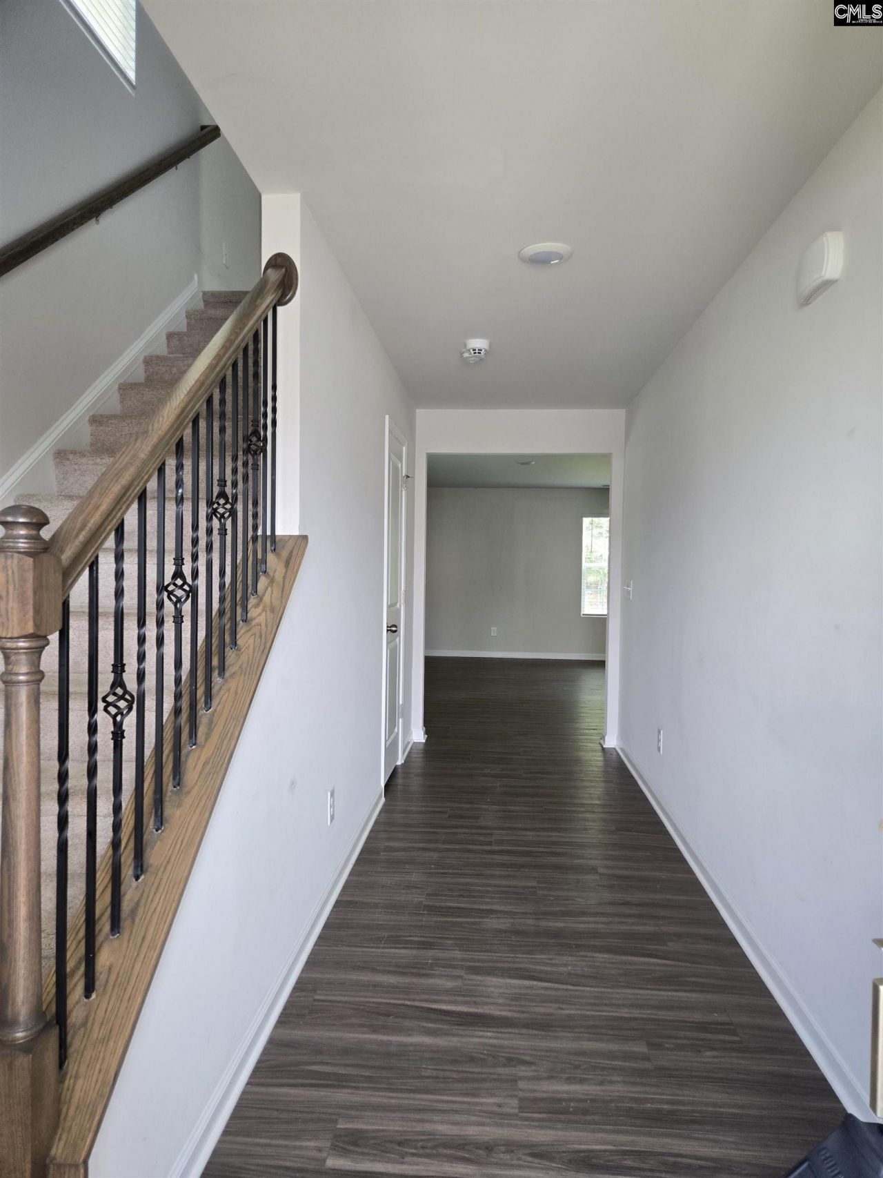6 Parkwood Court Photo 4