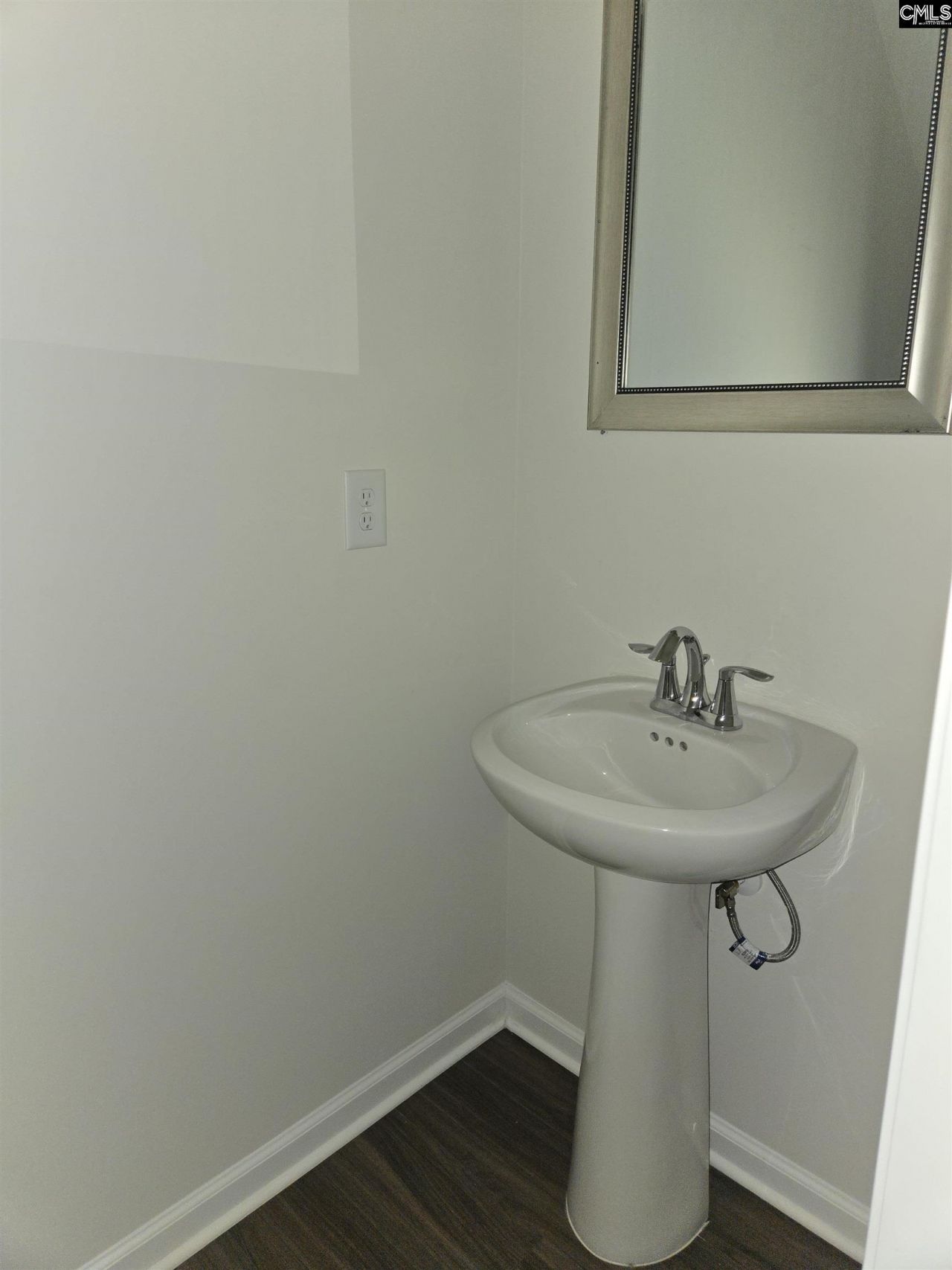 6 Parkwood Court Photo 5
