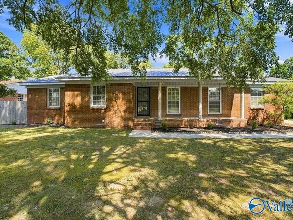 1910 Azalea Circle SW, Decatur, AL 35601