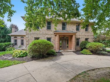 5671 Brownstone Circle NW, Canton, OH 44718