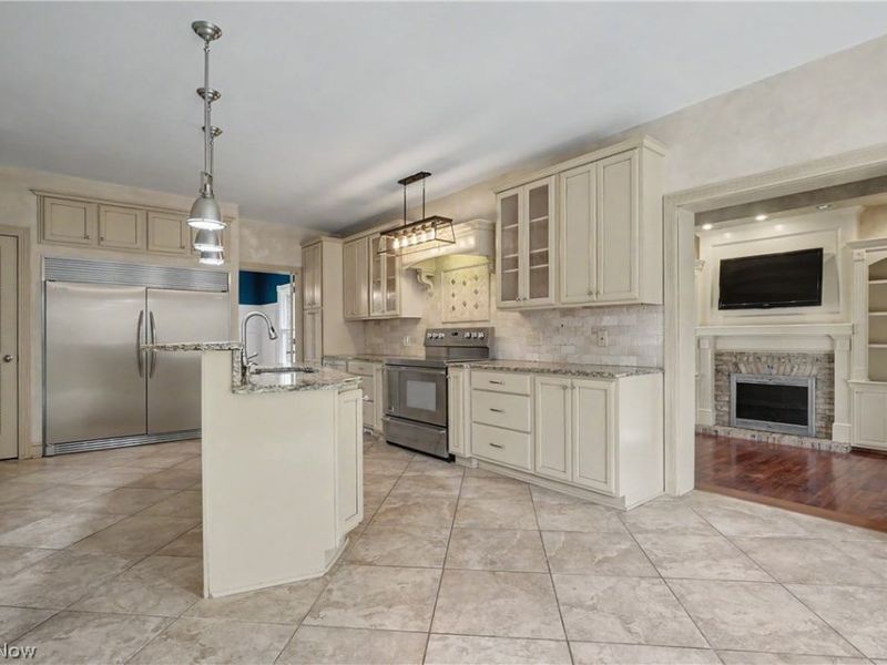5671 Brownstone Circle NW, Canton, OH 44718 Photo 9