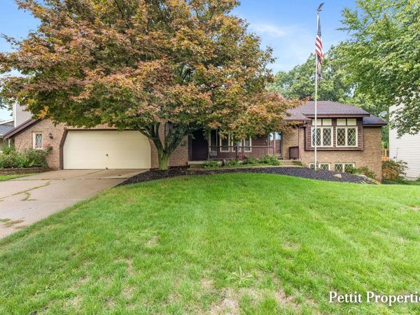 1687 Oakvale Drive SW, Wyoming, MI 49519