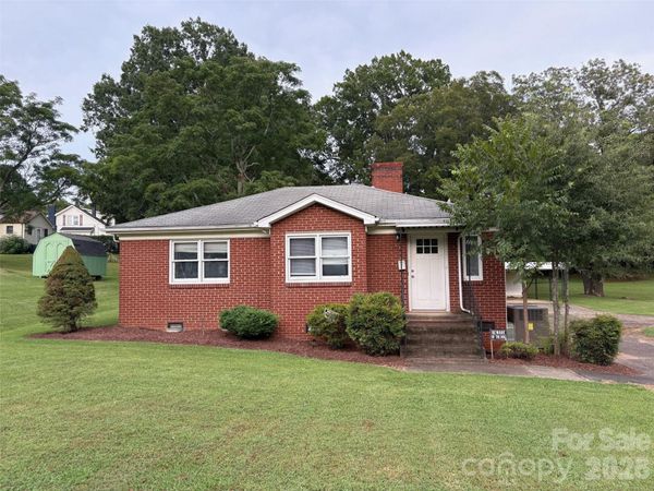 316 E Statesville Avenue , Mooresville, NC 28115