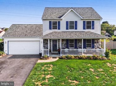 1144 HUNTERS CHASE LANE, LEBANON, PA 17046