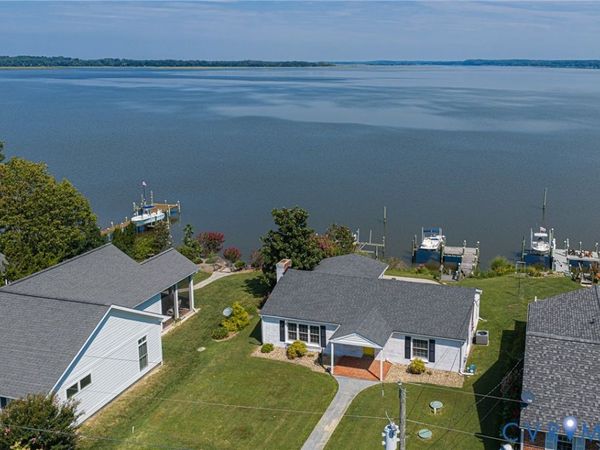 128 Rappahannock Beach Drive, Tappahannock, VA 22560