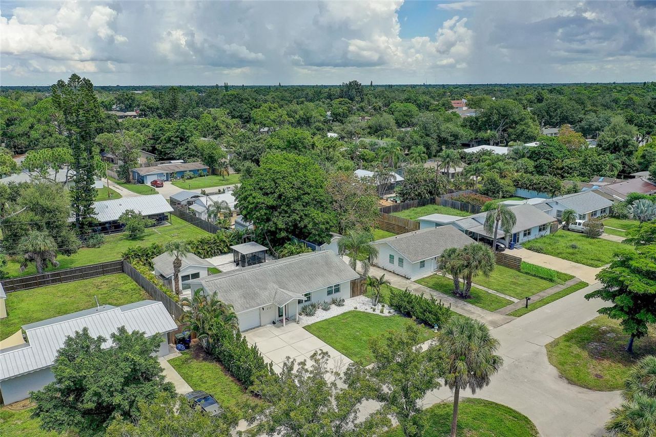 2121 Palm Terrace, Sarasota, FL 34231 Photo