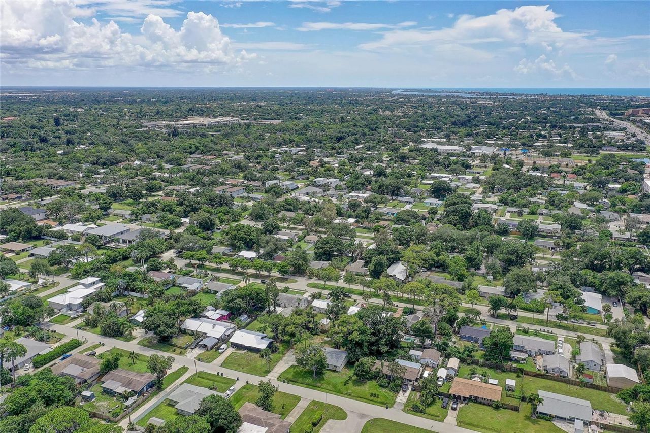 2121 Palm Terrace, Sarasota, FL 34231 Photo