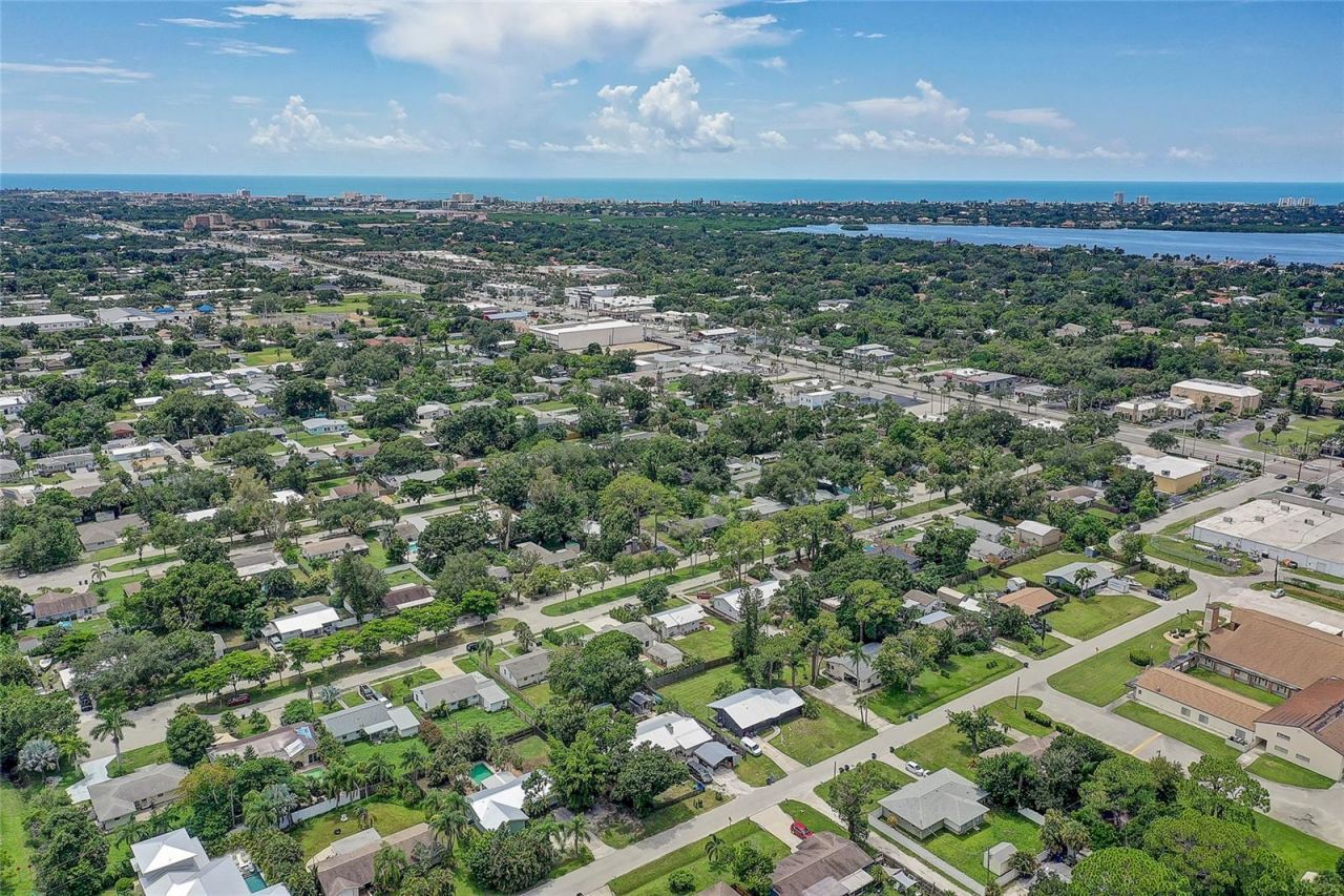 2121 Palm Terrace, Sarasota, FL 34231 Photo