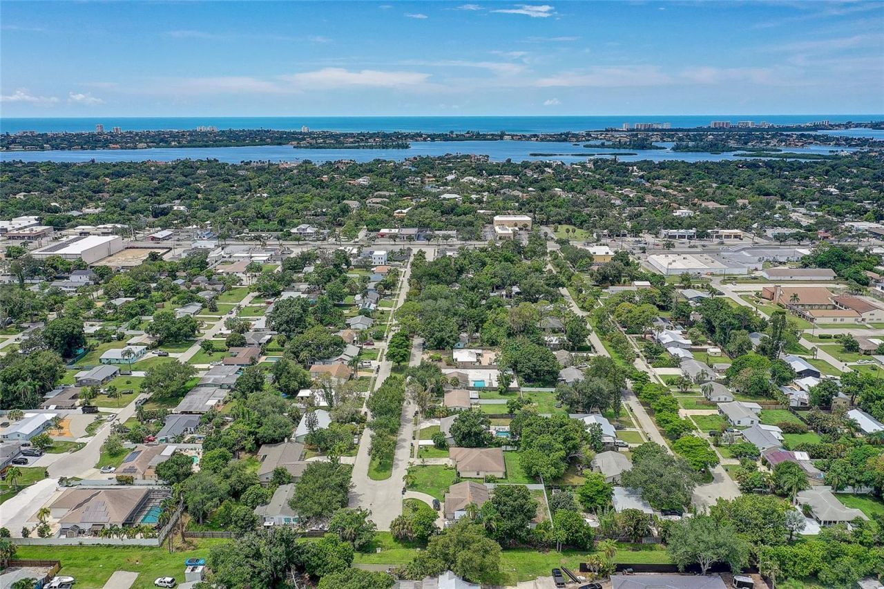 2121 Palm Terrace, Sarasota, FL 34231 Photo