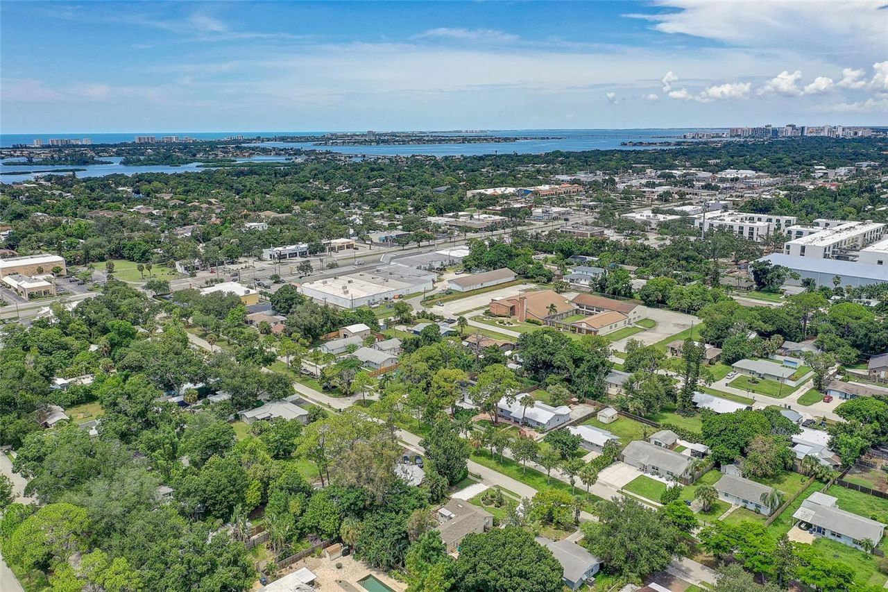 2121 Palm Terrace, Sarasota, FL 34231 Photo