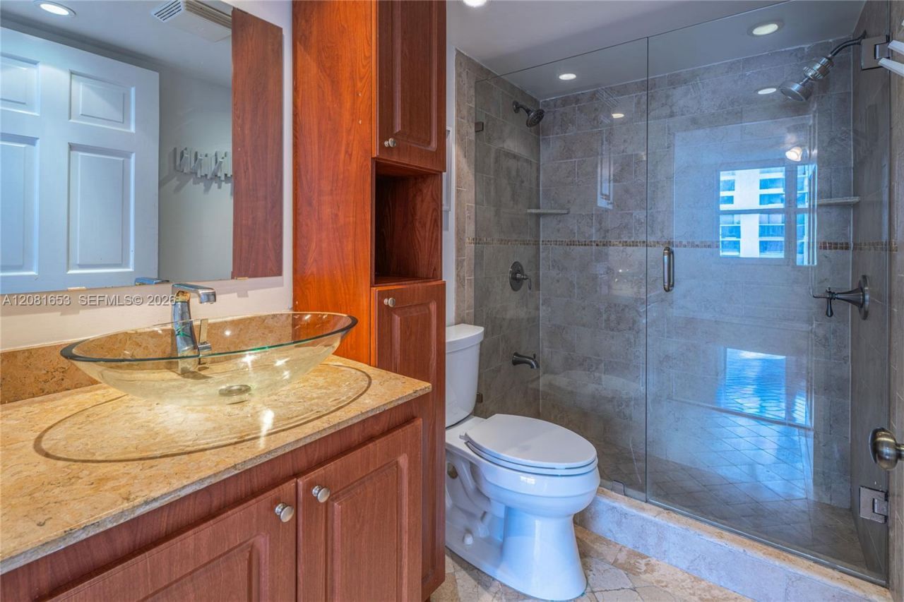 770 Claughton Island Dr , Unit 1603, Miami, FL 33131 Photo