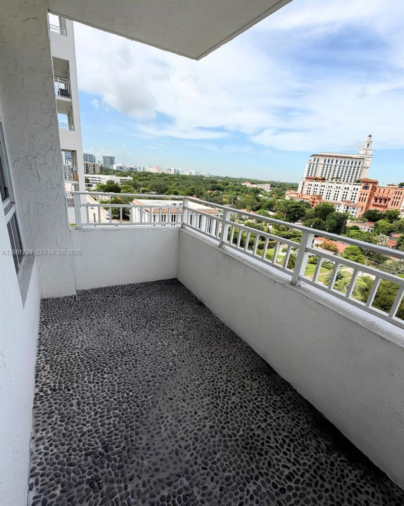 2351 Douglas Rd , Unit 1009, Miami, FL 33145 Photo