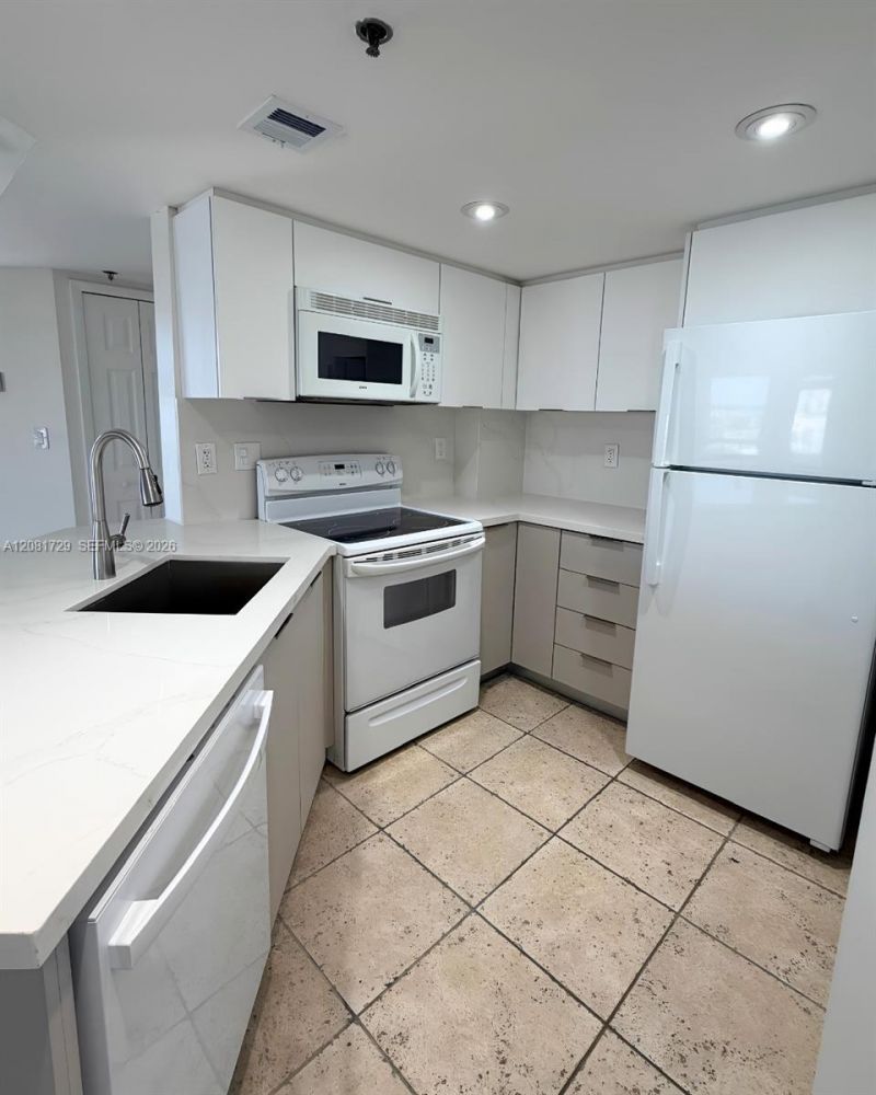 2351 Douglas Rd , Unit 1009, Miami, FL 33145 Photo