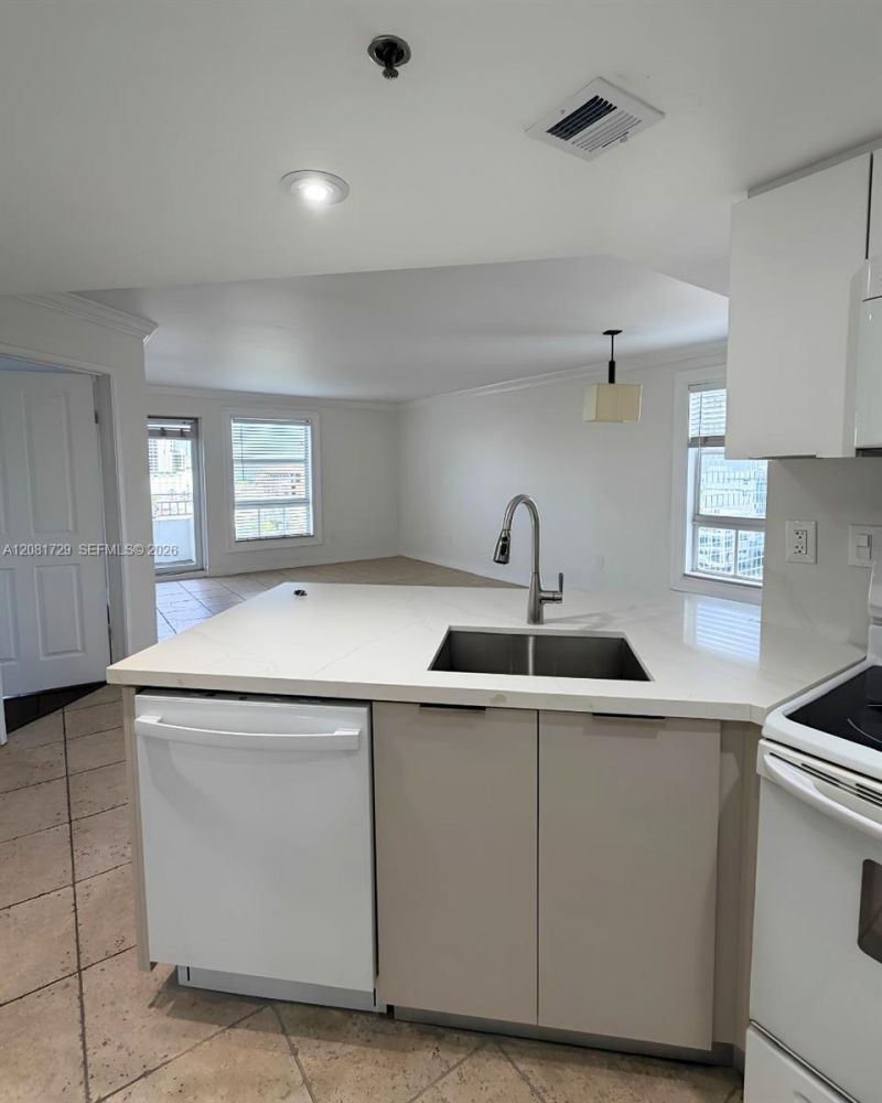 2351 Douglas Rd , Unit 1009, Miami, FL 33145 Photo