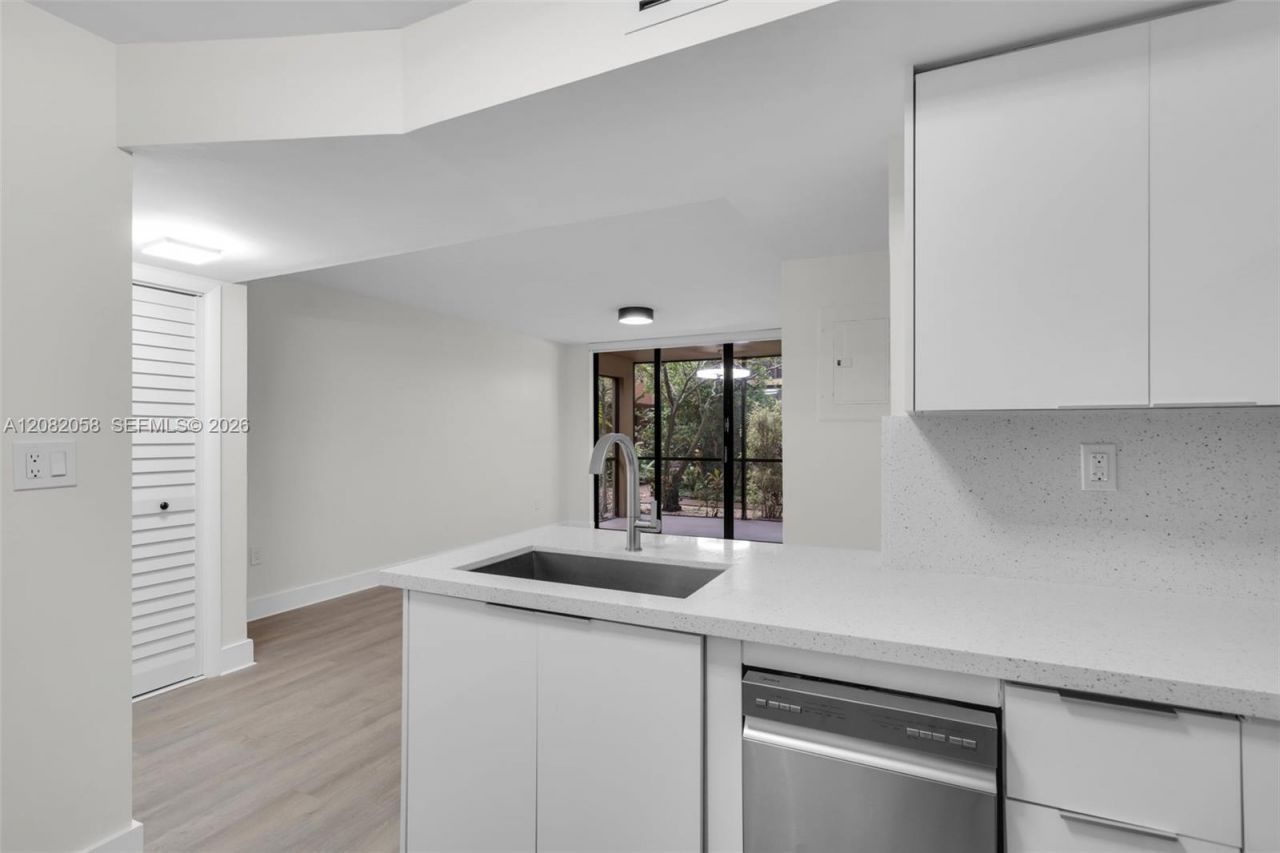 15495 N Miami Lakeway N, Unit 101, Miami Lakes, FL 33014 Photo