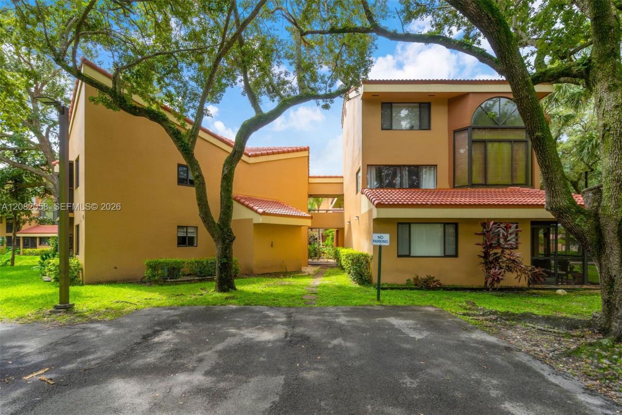15495 N Miami Lakeway N, Unit 101, Miami Lakes, FL 33014 Photo