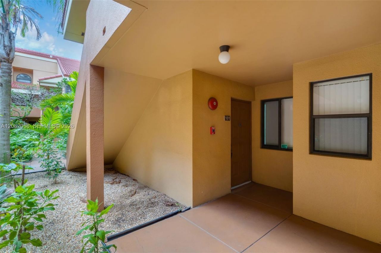 15495 N Miami Lakeway N, Unit 101, Miami Lakes, FL 33014 Photo