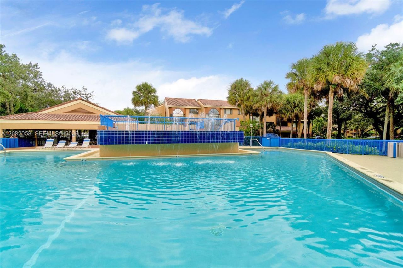 15495 N Miami Lakeway N, Unit 101, Miami Lakes, FL 33014 Photo