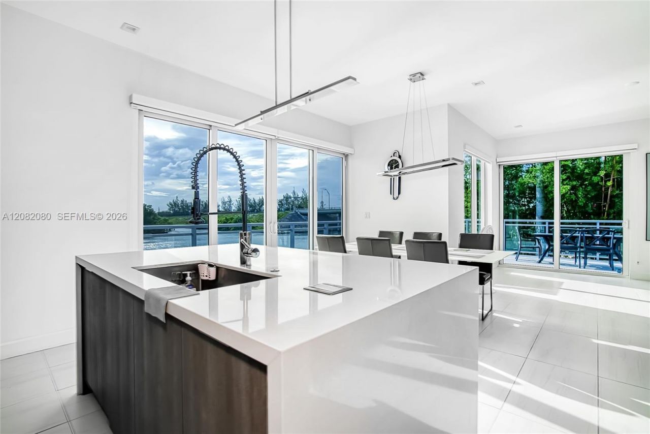 6100 N Ocean Dr, Unit 2N, Hollywood, FL 33019 Photo