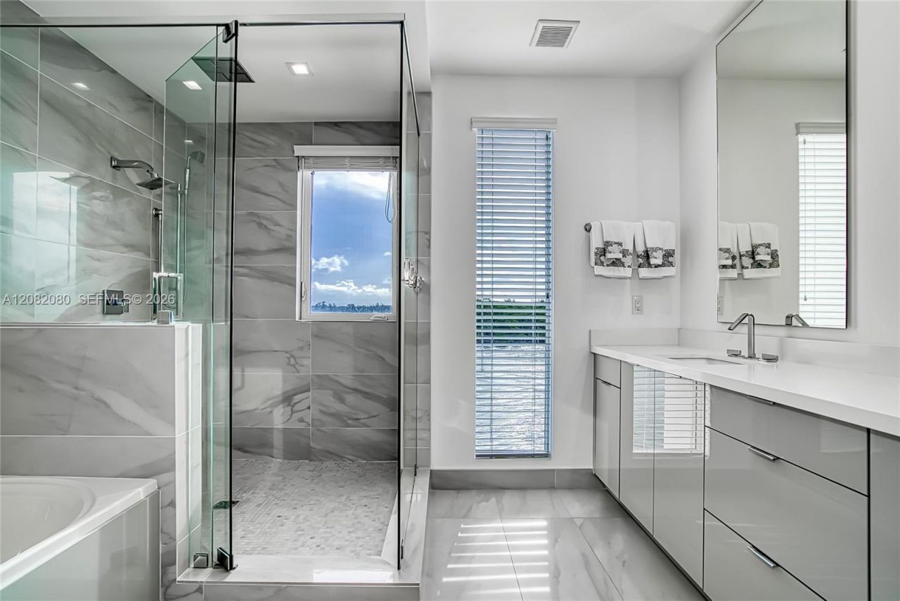 6100 N Ocean Dr, Unit 2N, Hollywood, FL 33019 Photo