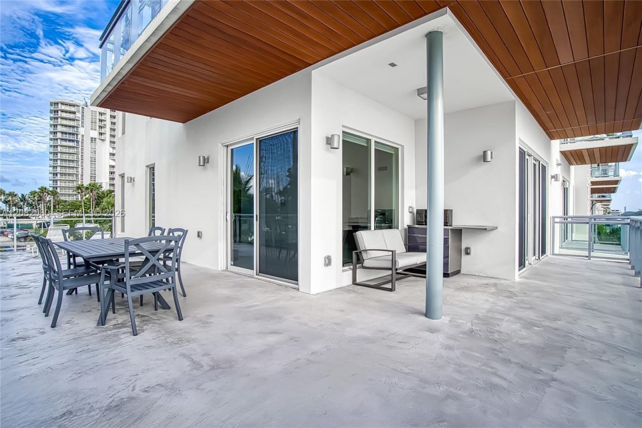 6100 N Ocean Dr, Unit 2N, Hollywood, FL 33019 Photo