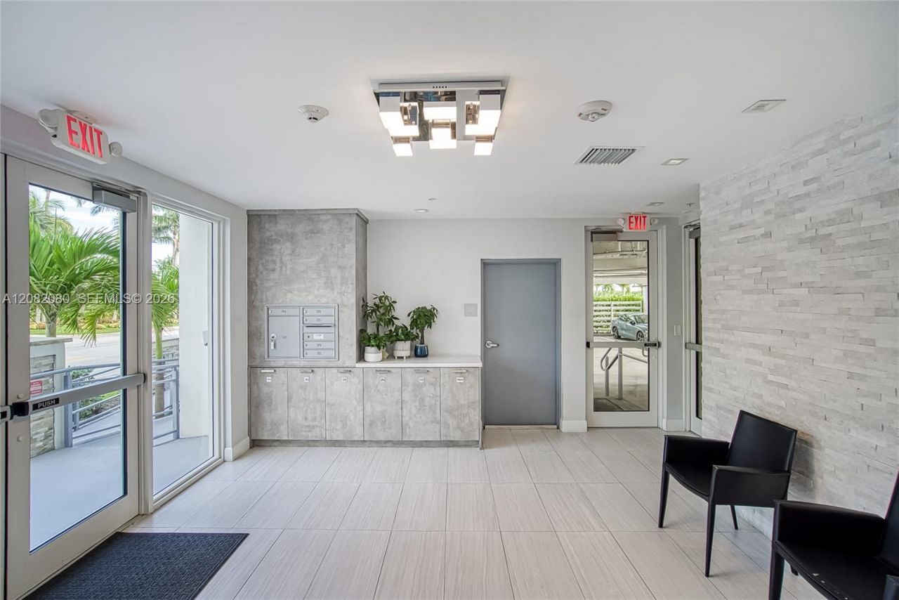 6100 N Ocean Dr, Unit 2N, Hollywood, FL 33019 Photo