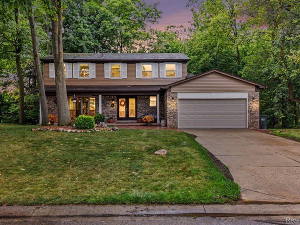 441 Pinehurst Drive, Rochester Hills, Mi 48309