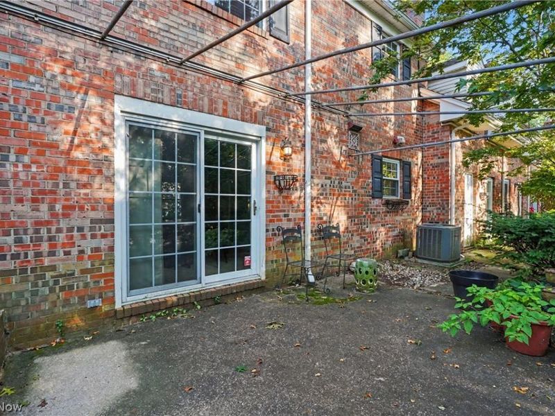 78 Yardley Lane, Akron, OH 44313 Photo 4