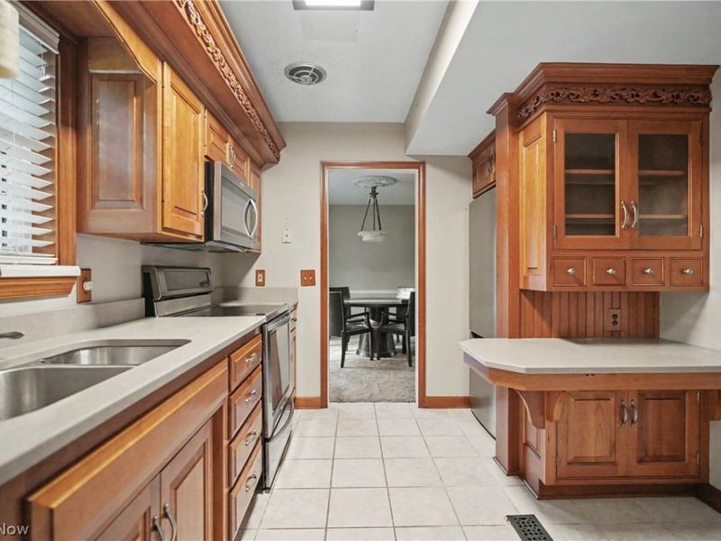 78 Yardley Lane, Akron, OH 44313 Photo 9