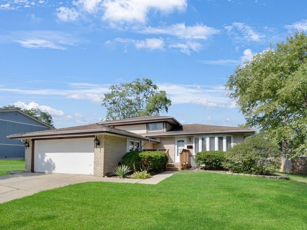 8808 S 85th Court , Hickory Hills, IL 60457