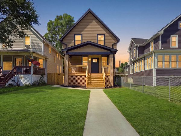 638 N Lotus Avenue , Chicago, IL 60644
