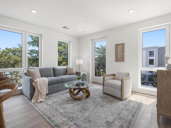 80 Constitution Avenue, Unit 303, Portsmouth, NH 03801