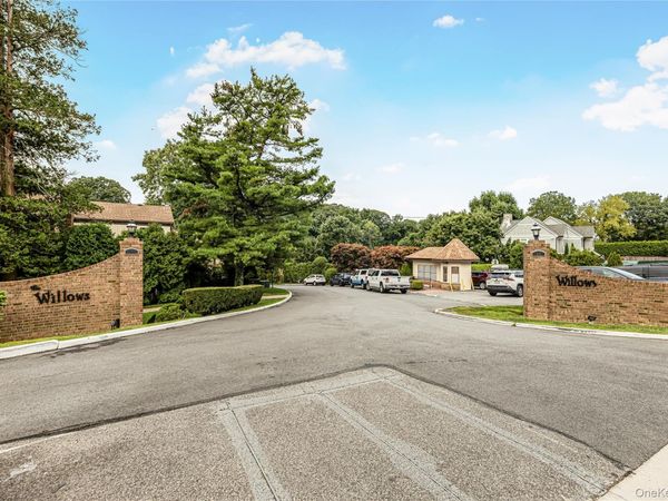 11 Jackson Avenue, Unit 27, Scarsdale, NY 10583