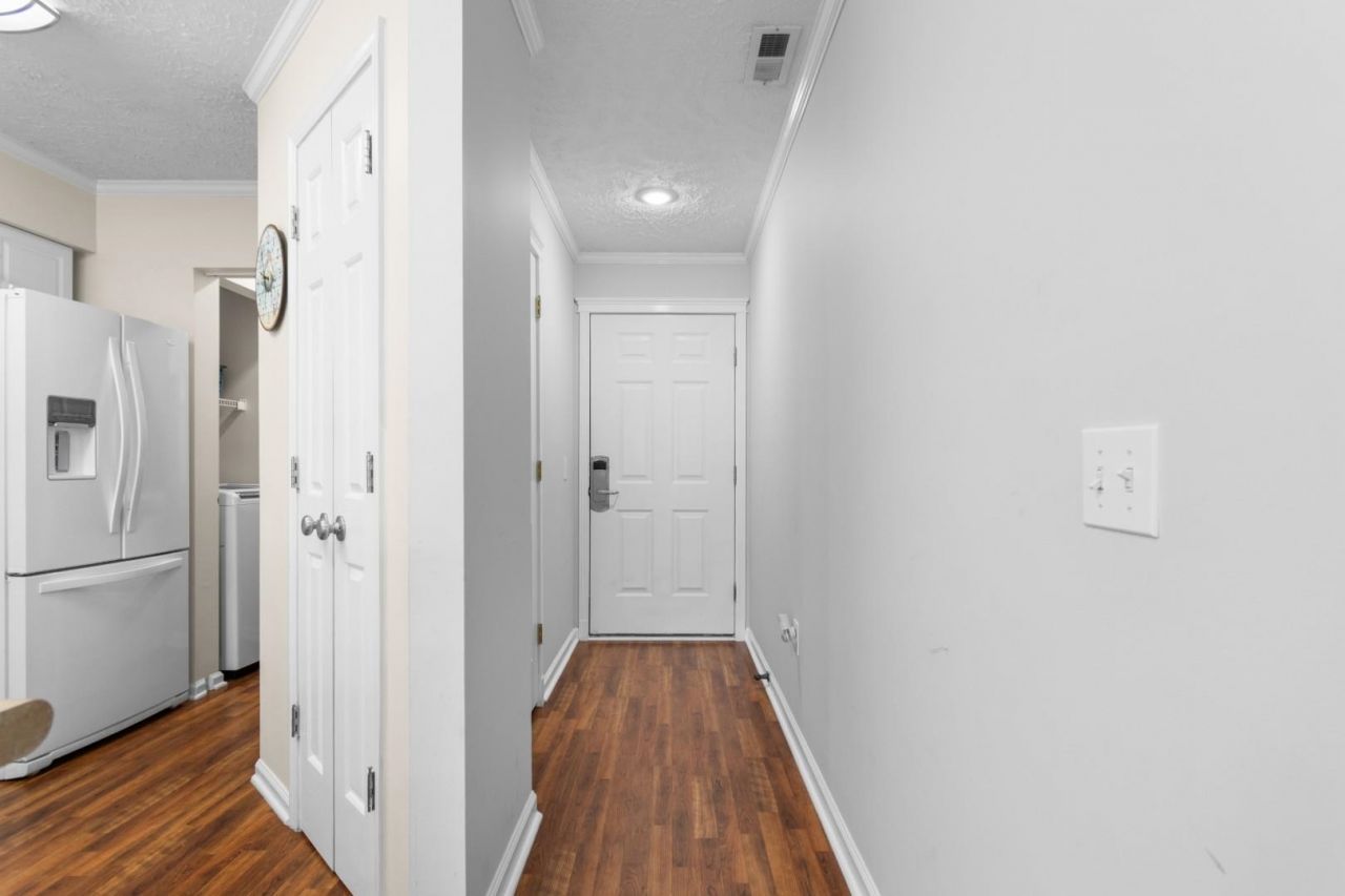 597 Blue River Ct. Photo 16