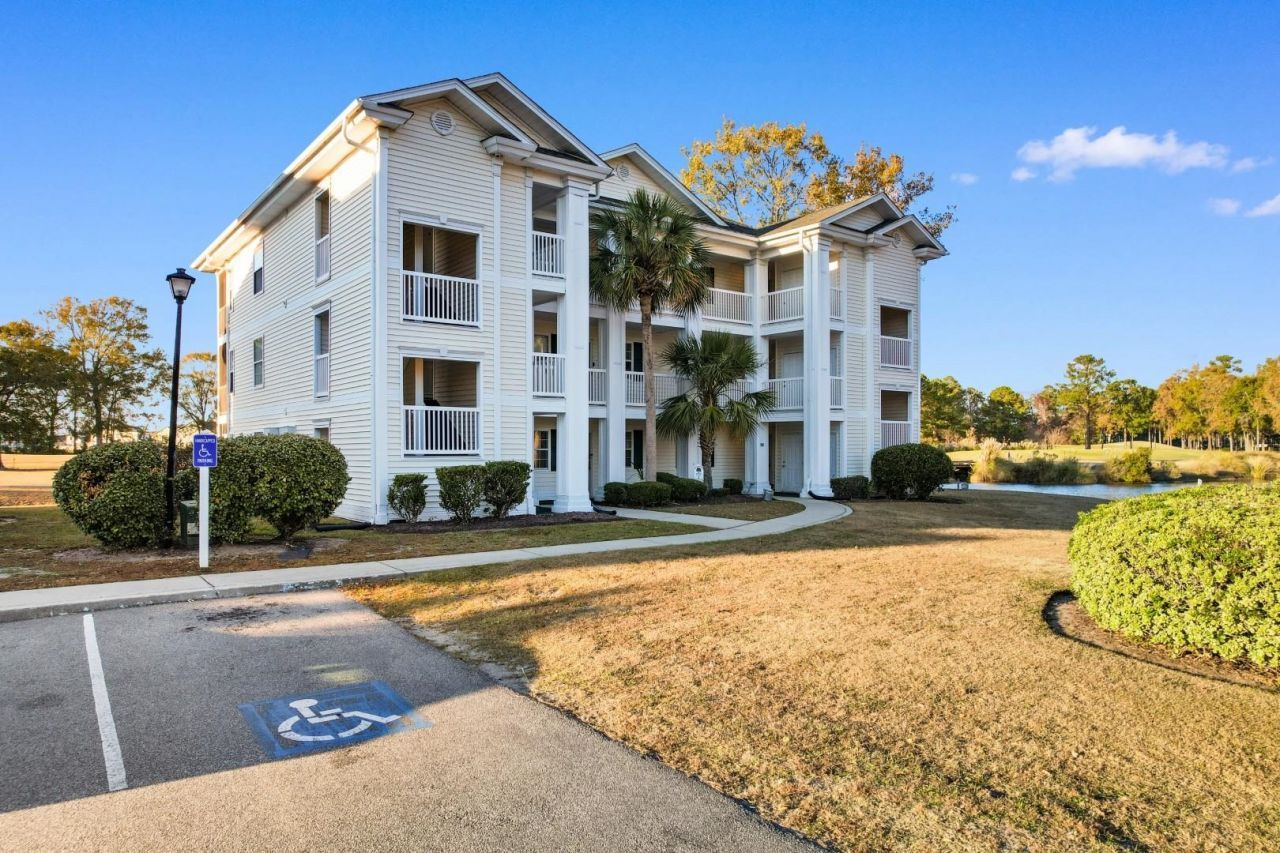 597 Blue River Ct. Photo 7