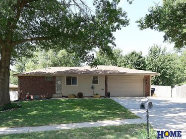 8510 Arrow Head Circle, Lincoln, NE 68520