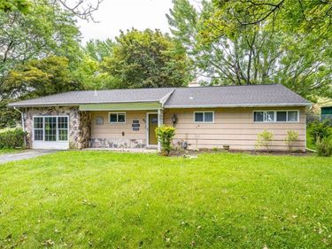 95 Castle Road, Rochester, NY 14623