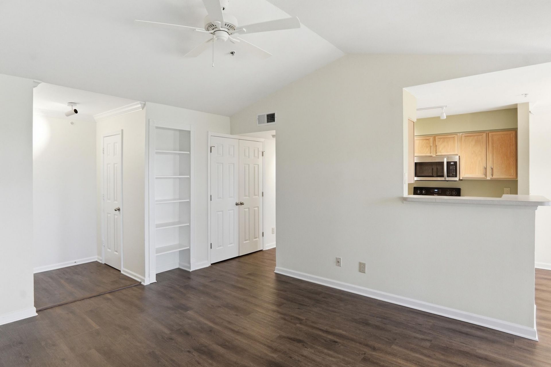 700 Daniel Ellis Drive Photo 10