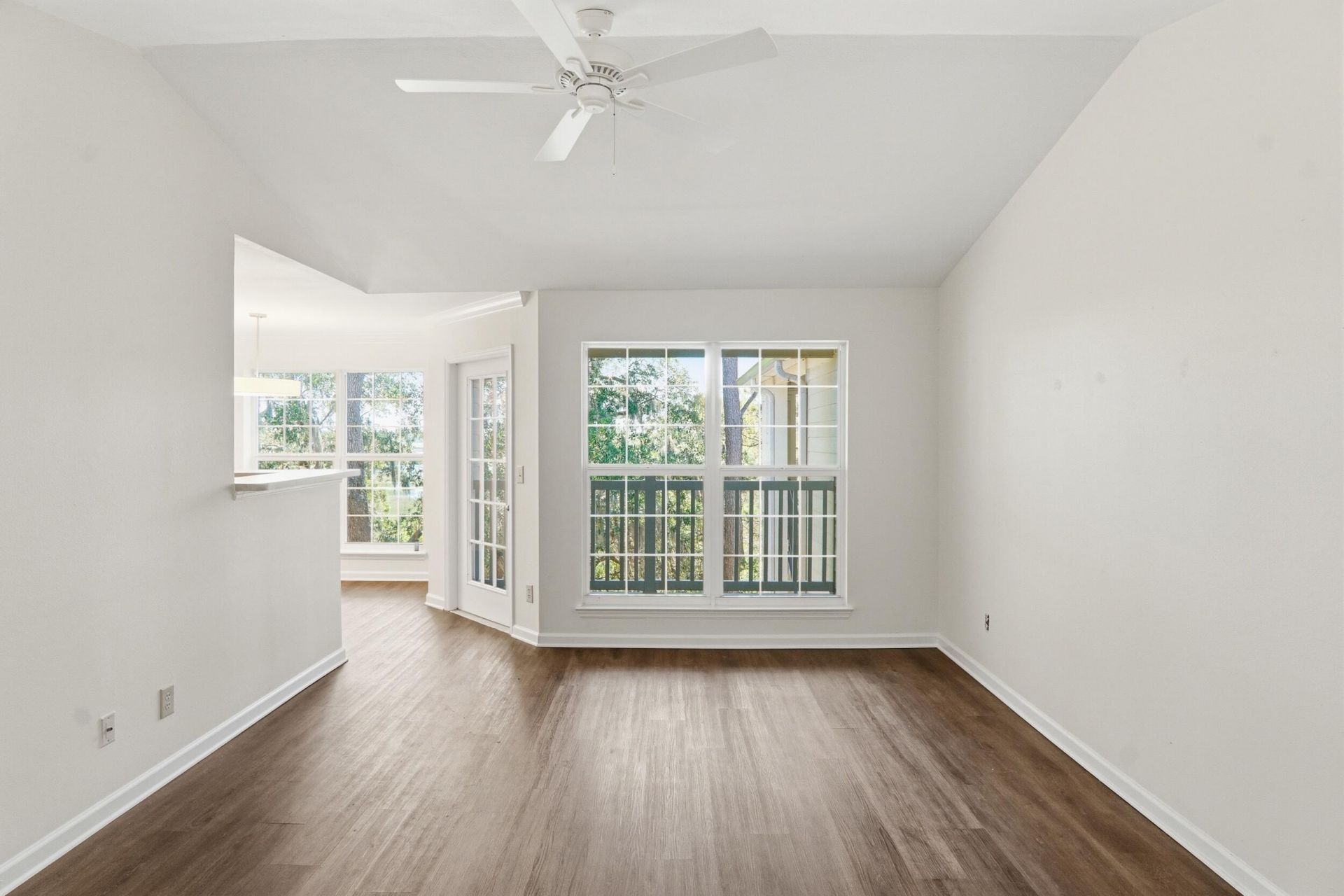 700 Daniel Ellis Drive Photo 8