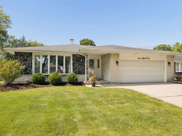 7802 Sawyer Road , Darien, IL 60561