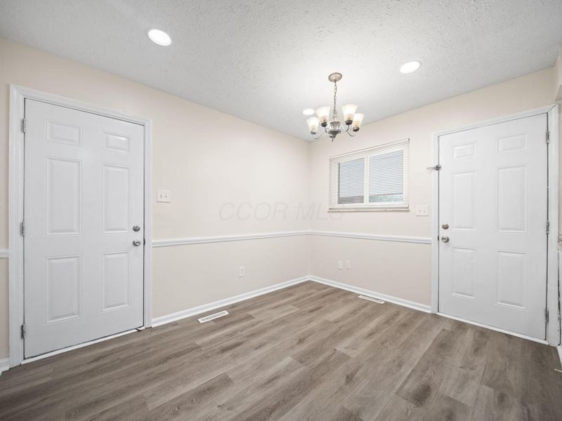 5155 Lindora Drive, Columbus, OH 43232 Photo 12
