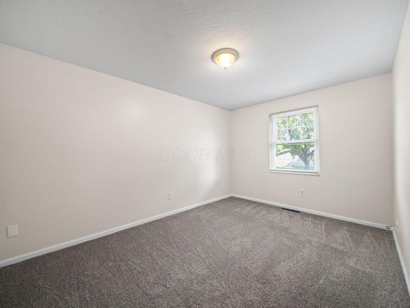 5155 Lindora Drive, Columbus, OH 43232 Photo 17