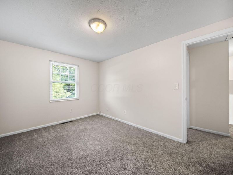 5155 Lindora Drive, Columbus, OH 43232 Photo 18
