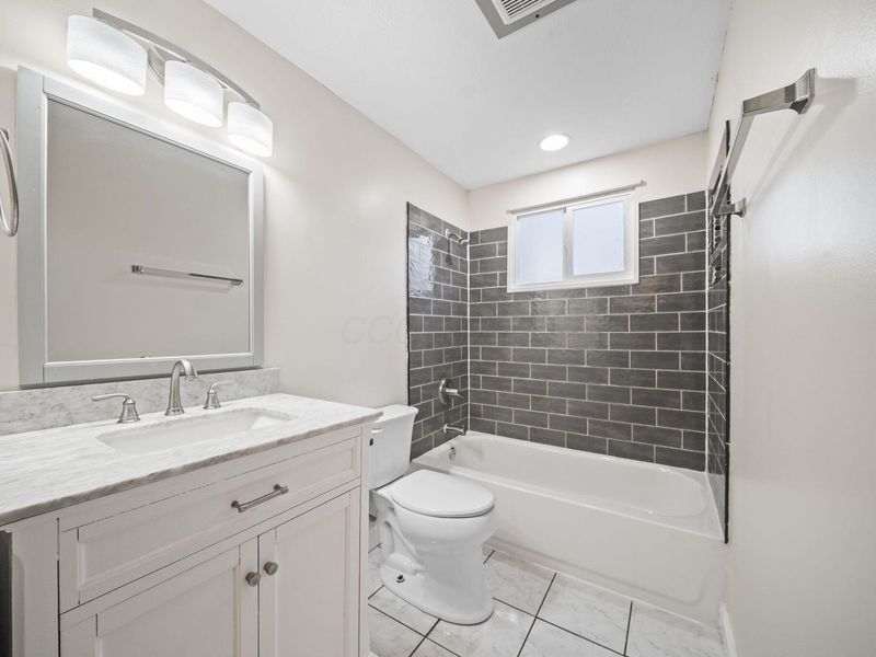 5155 Lindora Drive, Columbus, OH 43232 Photo 32