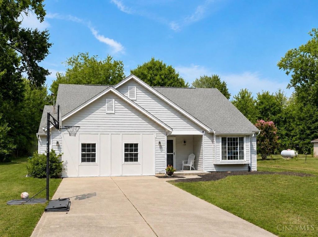 1124 Orchard Lane, Amelia, OH 45102 Main Photo